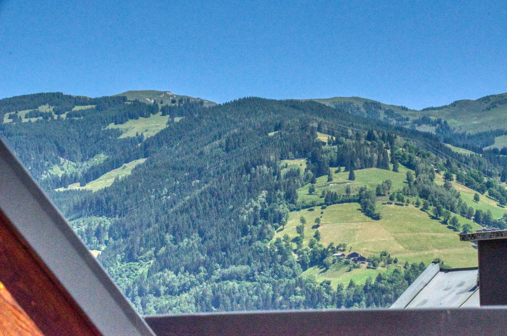 - By Alpen Zell am See